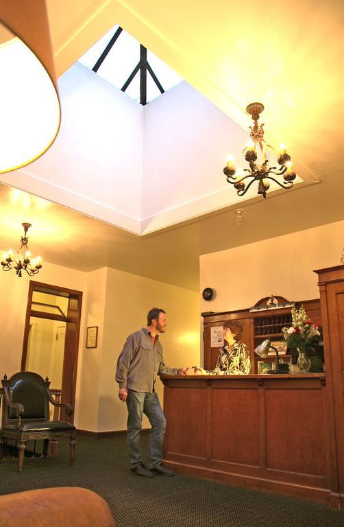 Ryan Hotel 华莱士 外观 照片