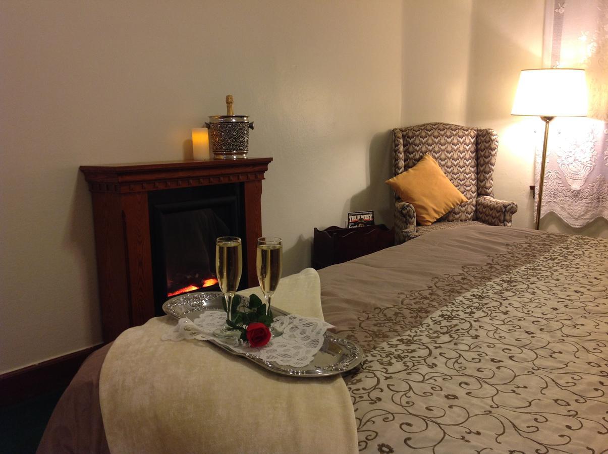Ryan Hotel 华莱士 外观 照片